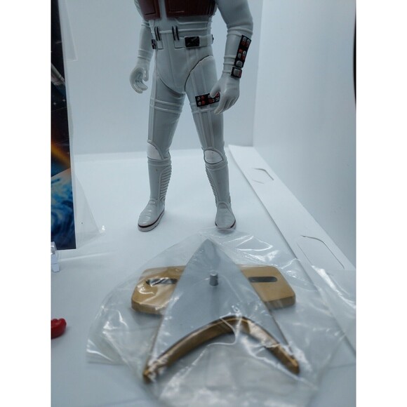Star Trek Picard in Spacesuit  1996 Action Figure Playmates Loose First Contact - Picture 2 of 6